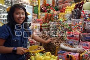 VENTA DE FRUTAS Y DULCES EN MERCADOS