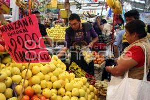 VENTA DE FRUTAS Y DULCES EN MERCADOS