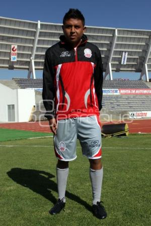 LOBOS PRESENTAN SEIS REFUERZOS