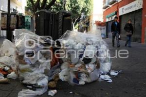 BASURA EN LAS CALLES. NAVIDAD