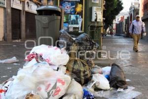 BASURA EN LAS CALLES. NAVIDAD