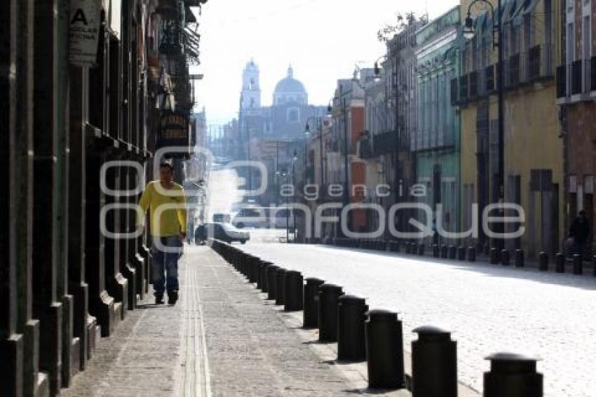 CALLES VACÍAS . NAVIDAD