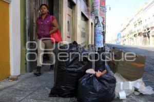 BASURA EN LAS CALLES. NAVIDAD