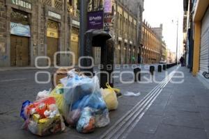 BASURA EN LAS CALLES. NAVIDAD