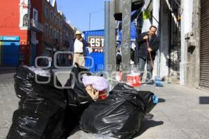 BASURA EN LAS CALLES. NAVIDAD