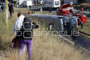 VOLCADURA DE AUTOBÚS DE PASAJEROS ATAH