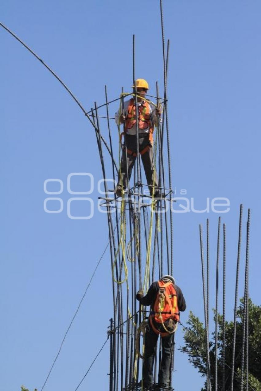CONSTRUCCIÓN TELEFÉRICO