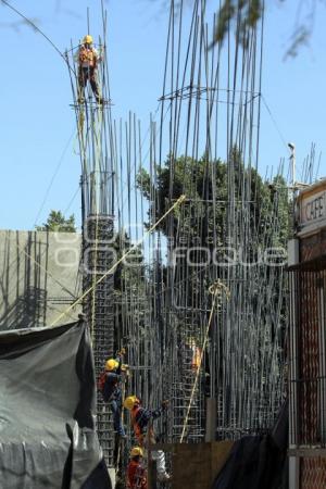 CONSTRUCCIÓN TELEFÉRICO