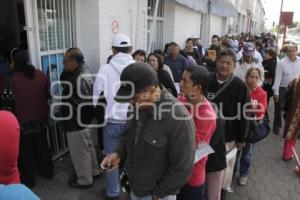 FILA PARA PAGO DEL SERVICIO DE AGUA