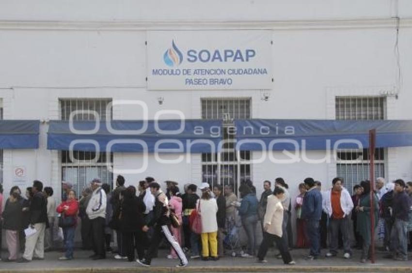 FILA PARA PAGO DEL SERVICIO DE AGUA