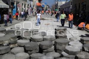 COLOCACIÓN DE ADOQUINES EN LA 16 ORIENTE