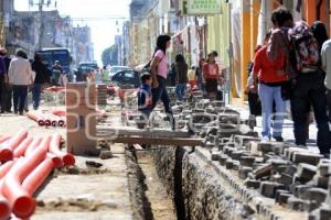 COLOCACIÓN DE ADOQUINES EN LA 16 ORIENTE