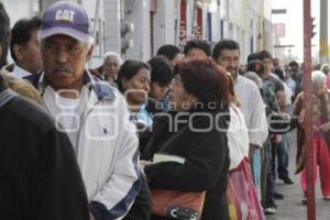 FILA PARA PAGO DEL SERVICIO DE AGUA