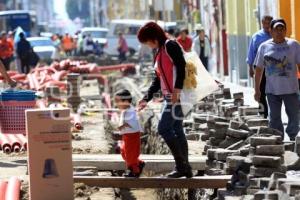 COLOCACIÓN DE ADOQUINES EN LA 16 ORIENTE