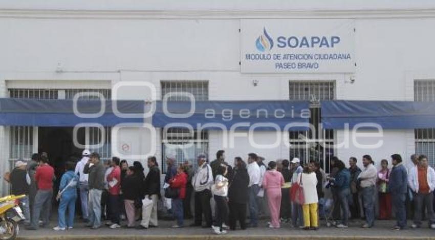 FILA PARA PAGO DEL SERVICIO DE AGUA