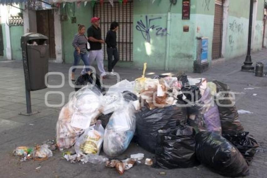 BASURA EN LAS CALLES. AÑO NUEVO