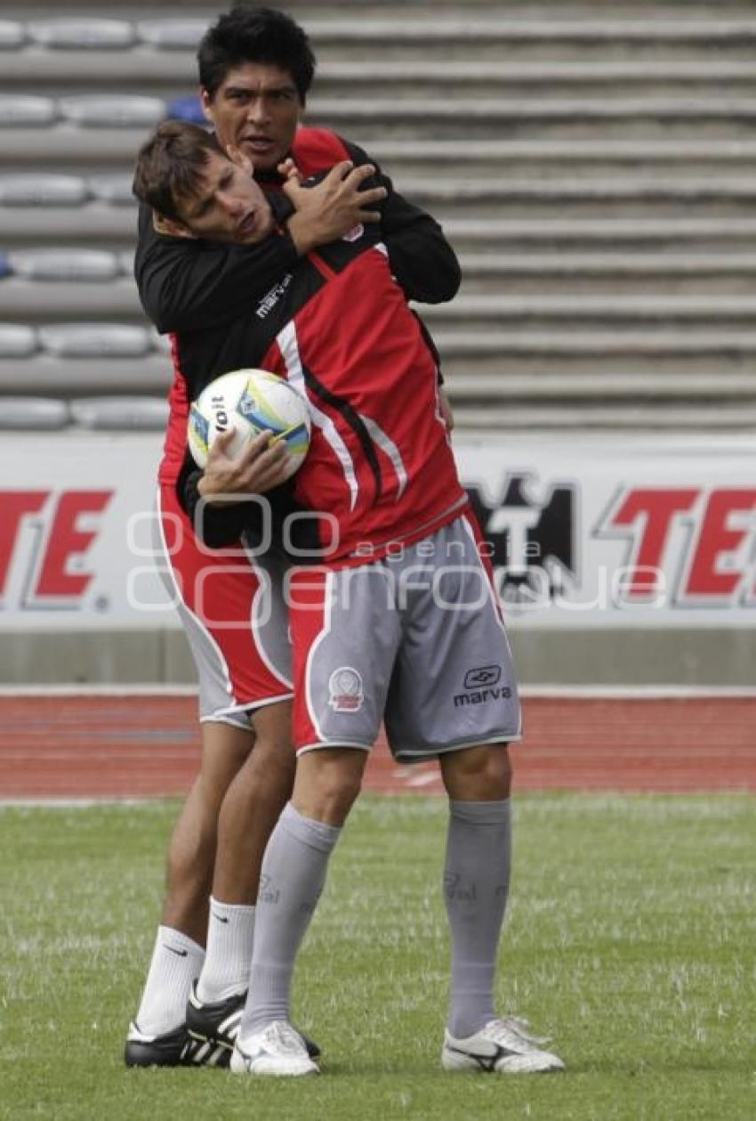 ENTRENAMIENTO LOBOS DE LA BUAP