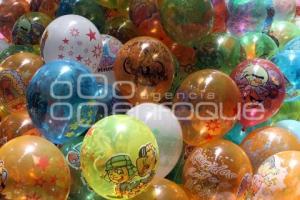 REYES MAGOS. GLOBOS