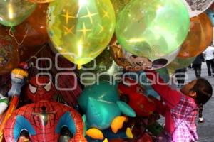 REYES MAGOS. GLOBOS