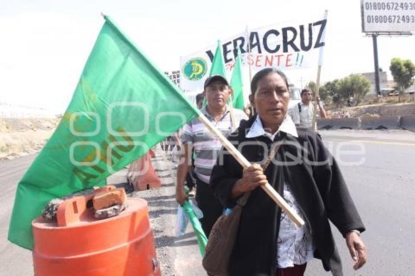 MANIFESTACIÓN INTEGRANTES UNTA,AUTOPISTA