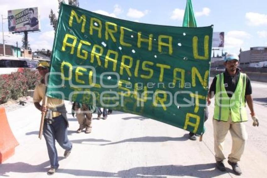 MANIFESTACIÓN INTEGRANTES UNTA,AUTOPISTA