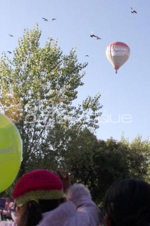 LANZAN GLOBO AEROSTÁTICO CON CARTAS A LOS REYES MAGOS