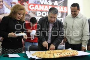 ROSCA DE REYES. PRI