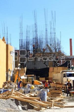 CONTINÚAN OBRAS DEL TELEFÉRICO