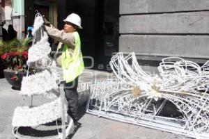 RETIRAN ADORNOS NAVIDEÑOS DEL AYUNTAMIENTO