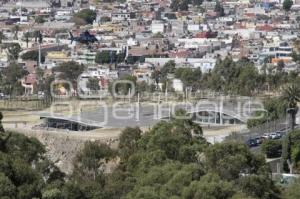 HELICÓPTERO DEL GOBIERNO DEL ESTADO SOBREVOLANDO LA CIUDAD