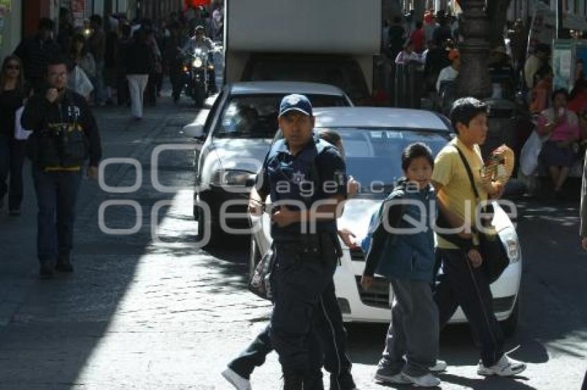 SE VUELVE PEATONAL TRAMO DE LA CALLE 5 DE MAYO