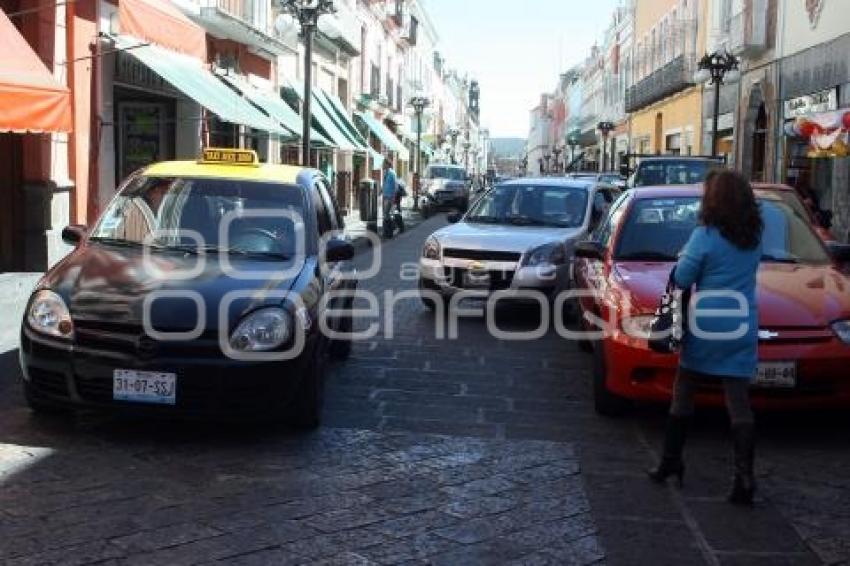 SE VUELVE PEATONAL TRAMO DE LA CALLE 5 DE MAYO