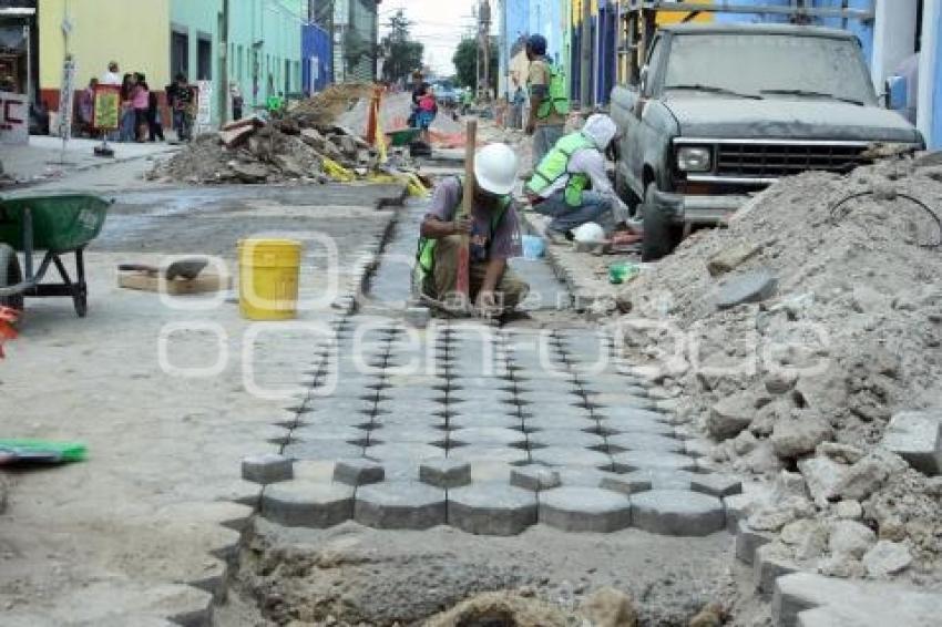 OBRAS DE ADOQUINAMIENTO. CENTRO HISTÓRICO