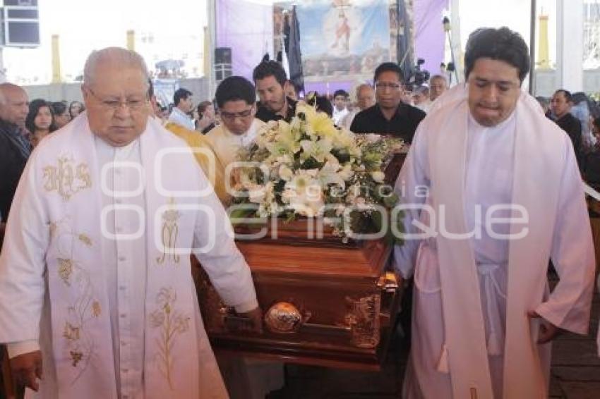 FUNERAL SACERDOTE