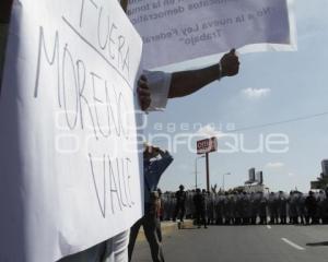 GRANADEROS IMPIDEN MANIFESTACIÓN HACIA EL SEGUNDO INFORME DE GOBIERNO