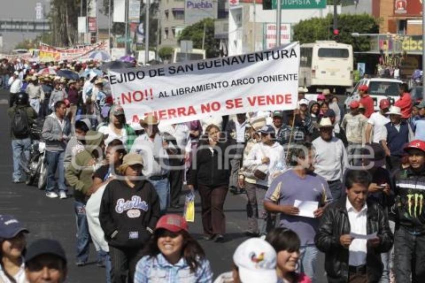 MANIFESTACIÓN CAMPESINOS . SEGUNDO INFORME DE GOBIERNO