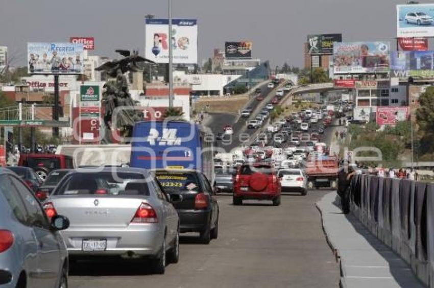 VÍA ATLIXCÁYOTL CON TRÁNSITO LENTO POR SEGUNDO INFORME DE GOBIERNO