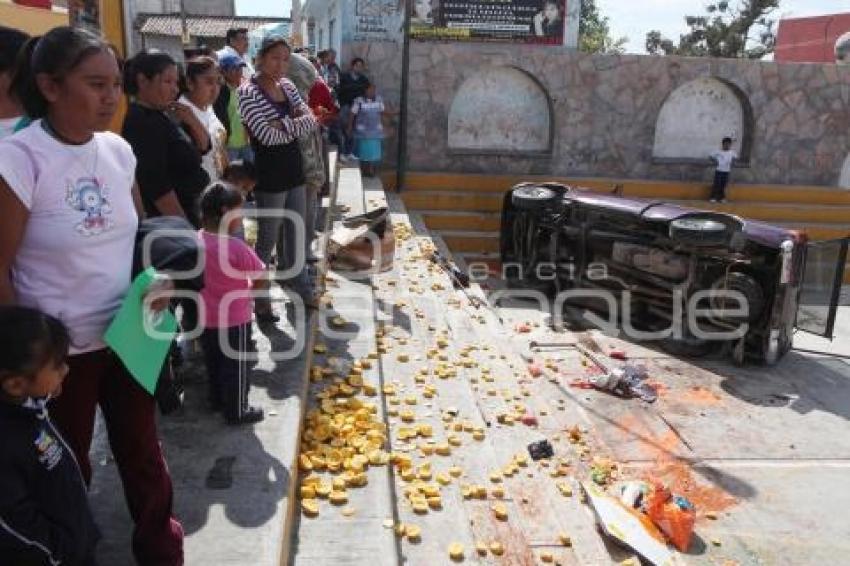 VOLCADURA CAMIONETA SANTO TOMAS CHAUTLA