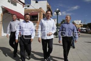 INAUGURA GOBERNADOR REMODELACIÓN DE IZÚCAR