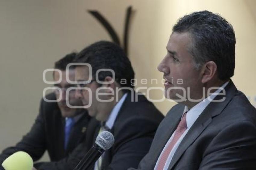 FRANCO RODRIGUEZ RENUNCIA AL CEE