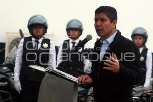 EDUARDO RIVERA ENTREGÓ MOTOCICLETAS A LA SSPTM