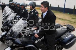 EDUARDO RIVERA ENTREGÓ MOTOCICLETAS A LA SSPTM