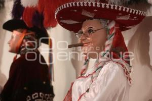 EXPOSICIÓN TRAJES Y ACCESORIOS DE HUEHUES IMACP