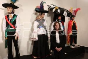 EXPOSICIÓN TRAJES Y ACCESORIOS DE HUEHUES IMACP