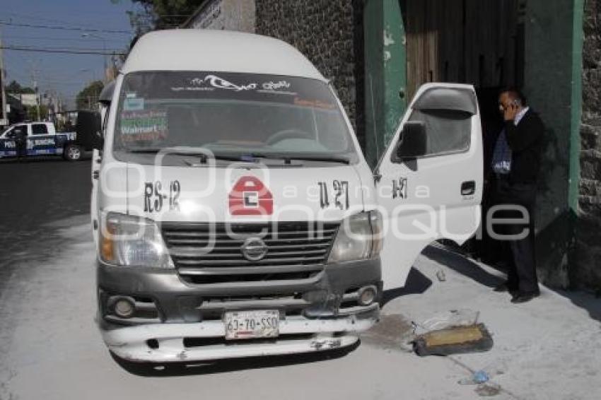 INCENDIA CAMIONETA TRANSPORTE PÚBLICO