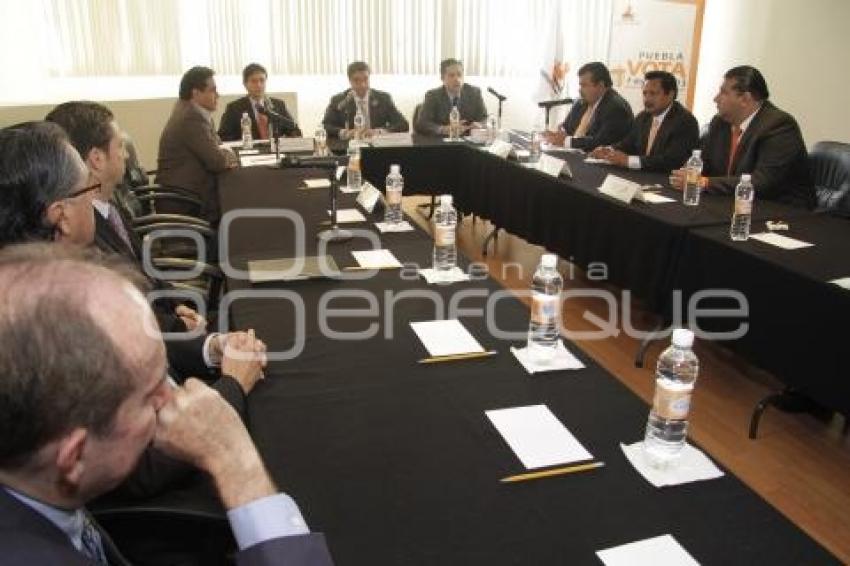 PRESENTA PLATAFORMA ELECTORAL EN EL IEE MOVIMIENTO CIUDADANO