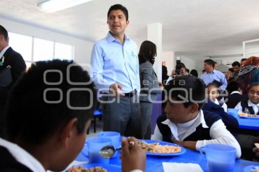 DIGNIFICACIÓN DE DESAYUNADOR EN AZUMIATLA