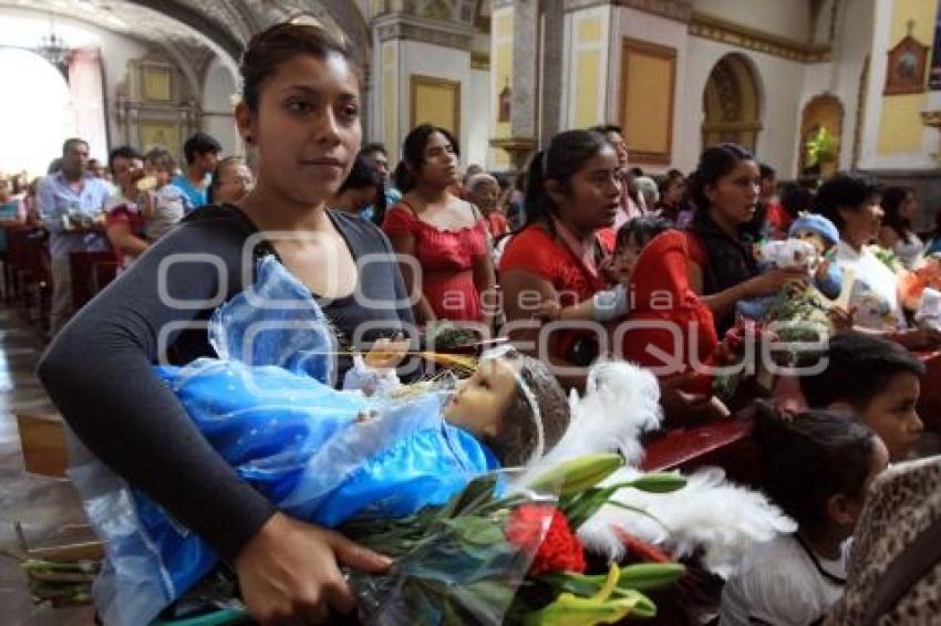 BENDICIÓN DE NIÑOS DIOS. DÍA DE LA CANDELARIA