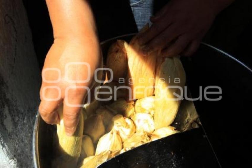 VENTA DE TAMALES. DÍA DE LA CANDELARIA