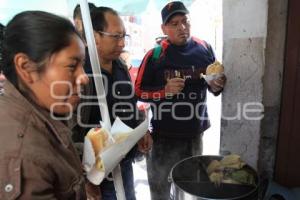 VENTA DE TAMALES. DÍA DE LA CANDELARIA